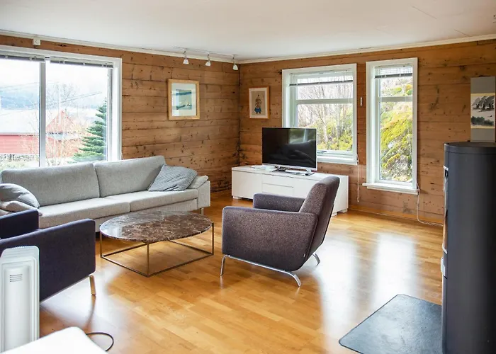 Vakantiehuis Cozy In With Wifi Bruvik